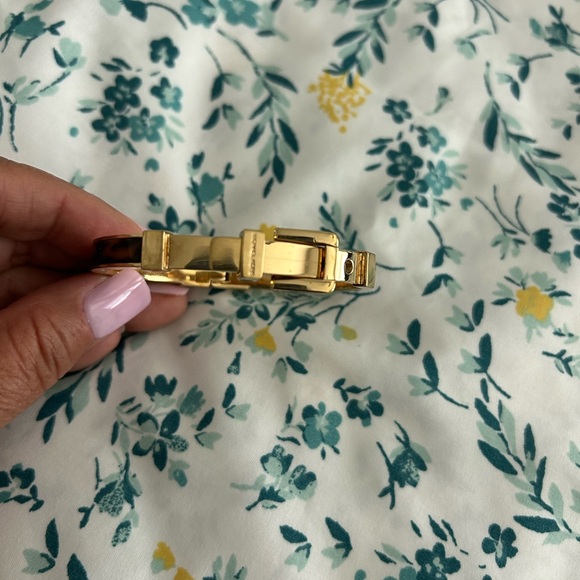 MICHAEL KORS • Gold/ Tortoise Belt Bangle Bracelet • - Picture 6 of 8